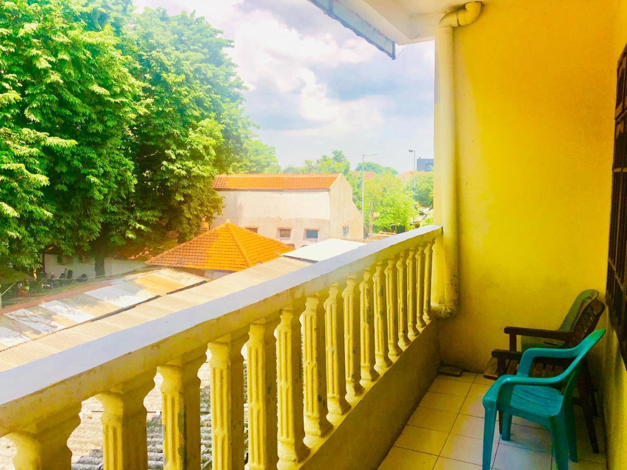 Dharmawati Homestay Syariah At Terminal Purabaya Waru Dış mekan fotoğraf