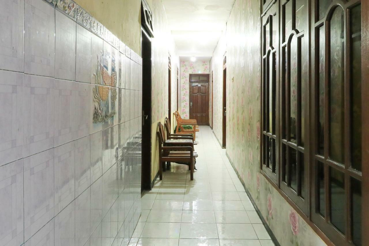 Dharmawati Homestay Syariah At Terminal Purabaya Waru Dış mekan fotoğraf