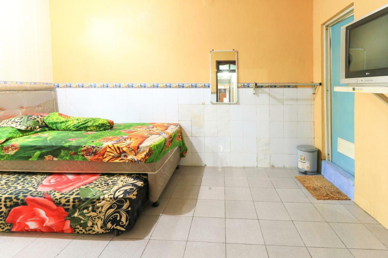 Dharmawati Homestay Syariah At Terminal Purabaya Waru Dış mekan fotoğraf