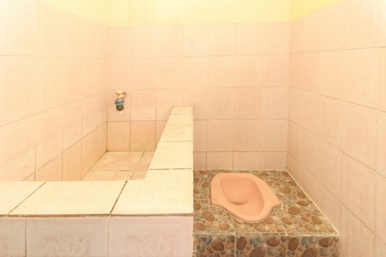 Dharmawati Homestay Syariah At Terminal Purabaya Waru Dış mekan fotoğraf