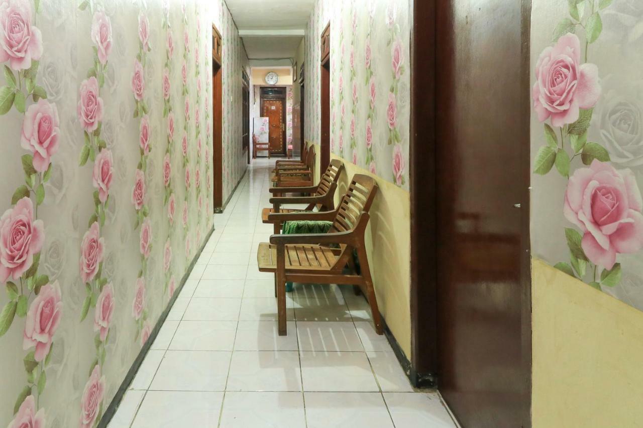 Dharmawati Homestay Syariah At Terminal Purabaya Waru Dış mekan fotoğraf