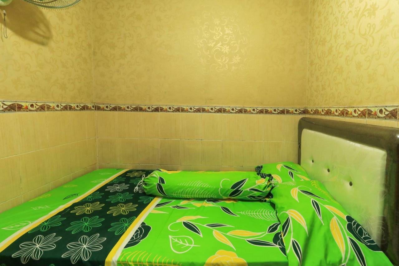 Dharmawati Homestay Syariah At Terminal Purabaya Waru Dış mekan fotoğraf